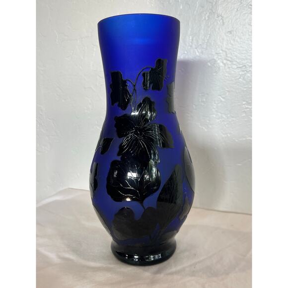 Vintage Cobalt Blue Glass Vase with Black Floral Overlay Signed Art Glass 10” - Picture 3 of 12